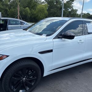 صورة 2 لـ 2024 Jaguar F-PACE P250 R-DYNAMIC S