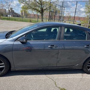 KIA FORTE GT-LINE - 4