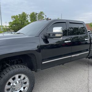 CHEVROLET SILVERADO - 2