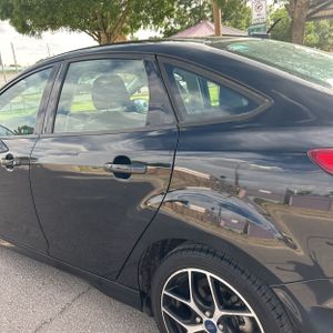 FORD FOCUS SE - 6