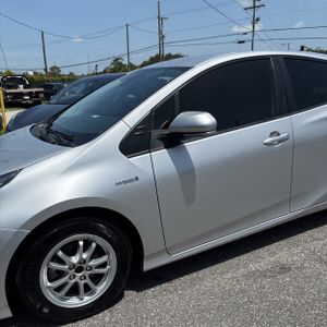 2021 Toyota PRIUS LE — фото 2