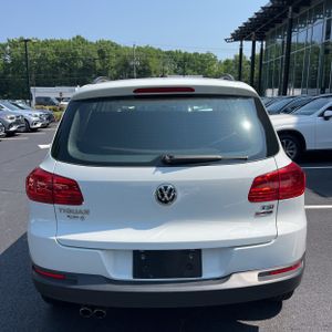 2016 Volkswagen TIGUAN 2.0T SEL 4MOTION — фото 7