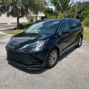 2025 Toyota SIENNA LE 8-PASSENGER 照片 1