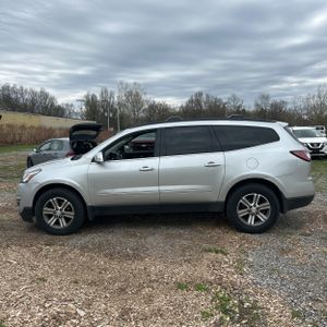 CHEVROLET TRAVERSE LT - 3