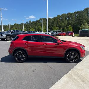 MERCEDES-BENZ GLA - 10