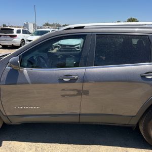 2021 JEEP CHEROKEE LATITUDE PLUS 照片 4