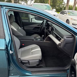 2025 Toyota CAMRY SE thumbnail 33