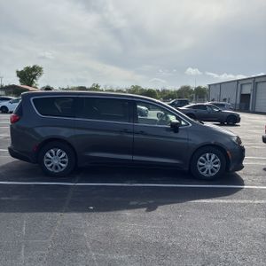 CHRYSLER VOYAGER L - 10