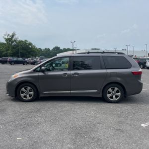 2020 Toyota SIENNA LE 8-PASSENGER — фото 3