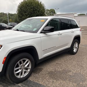 صورة 2 لـ 2023 JEEP GRAND CHEROKEE LAREDO X