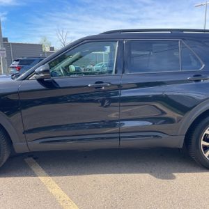 FORD EXPLORER ST - 4