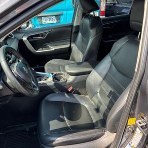 2020 Toyota RAV4 XLE PREMIUM — фото 32