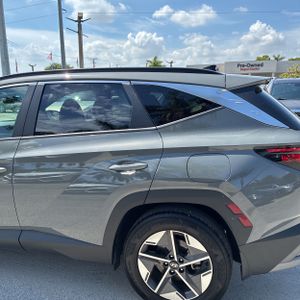 2025 Hyundai TUCSON SEL photo 6