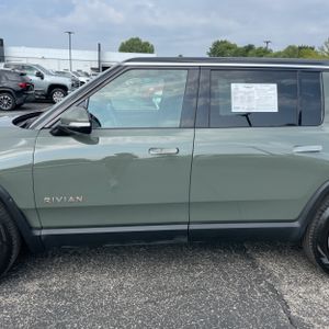 صورة 4 لـ 2022 Rivian R1S LAUNCH EDITION