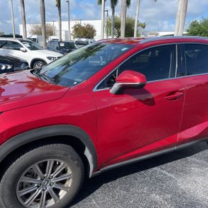 Lexus NX 300 Base - 2