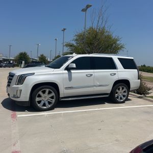 2018 Cadillac ESCALADE LUXURY — фото 3