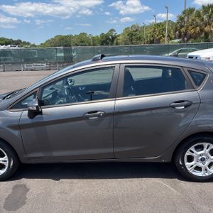 FORD FIESTA SE - 4