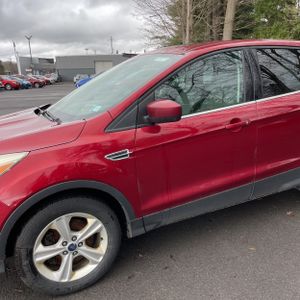 FORD ESCAPE SE - 2