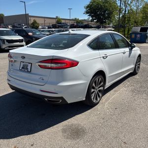 FORD FUSION SE - 8