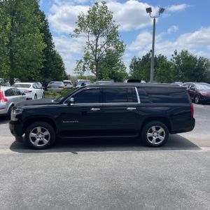 CHEVROLET SUBURBAN - 3
