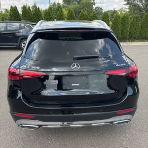 2026 Mercedes-BENZ GLC photo 7
