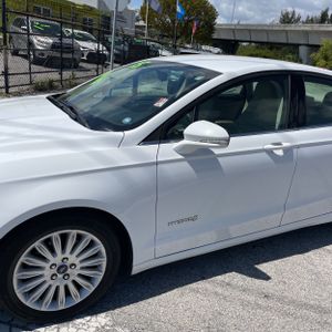FORD FUSION HYBRID SE - 2