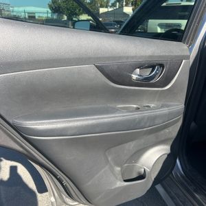2018 Nissan ROGUE S thumbnail 62