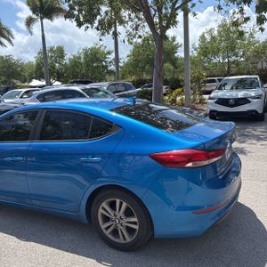 HYUNDAI ELANTRA SE - 6