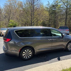 CHRYSLER PACIFICA HYBRID TOURING L - 9