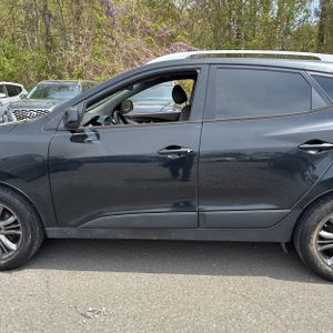 HYUNDAI TUCSON SE - 4