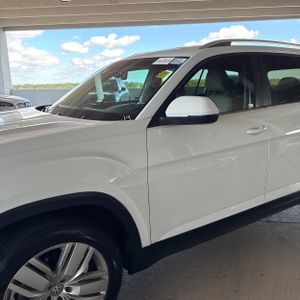 VOLKSWAGEN ATLAS V6 SE - 2