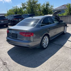 AUDI A4 2.0T PREMIUM - 8
