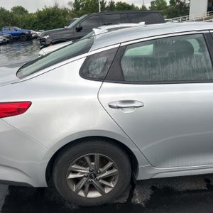 2020 KIA OPTIMA LX 照片 9