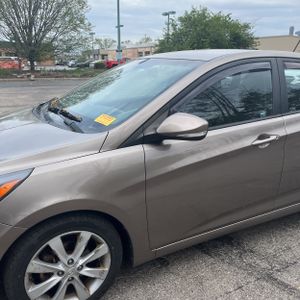 HYUNDAI ACCENT SE - 2