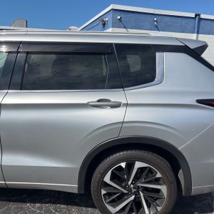صورة 6 لـ 2024 Mitsubishi OUTLANDER SEL