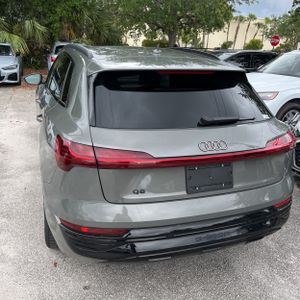 AUDI Q8 E-TRON QUATTRO PREMIUM - 5