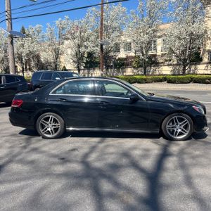 MERCEDES-BENZ E-CLASS - 10