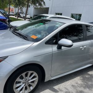 صورة 2 لـ 2021 Toyota COROLLA LE