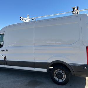 FORD TRANSIT 150 - 6