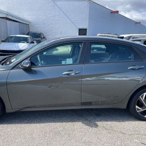 HYUNDAI ELANTRA HYBRID SEL SPORT - 4