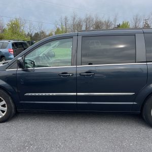 CHRYSLER TOWN AND COUNTRY TOURING - 4