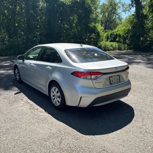2021 Toyota COROLLA LE photo 5