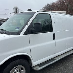 CHEVROLET EXPRESS 2500 - 2