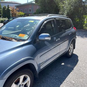 2010 Toyota RAV4 LIMITED — фото 2