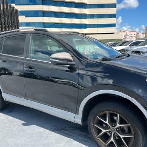 2018 Toyota RAV4 SE — фото 13