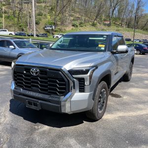 TOYOTA TUNDRA - 1