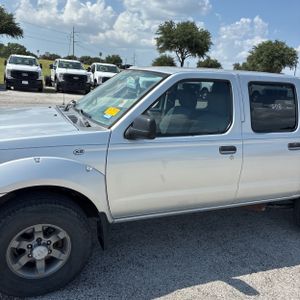 2004 Nissan FRONTIER XE-V6 — фото 2