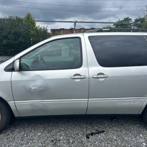 2003 Toyota SIENNA LE — фото 4