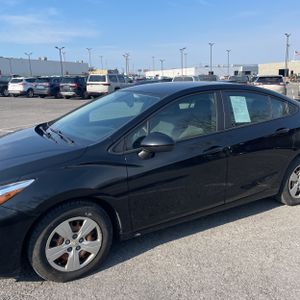 CHEVROLET CRUZE LS AUTO - 2