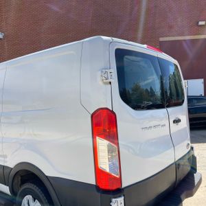 صورة مصغرة 71 لـ 2018 FORD TRANSIT 250